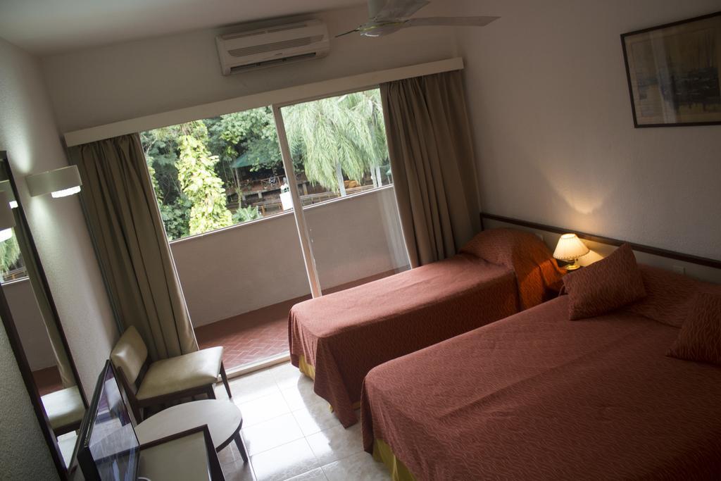 Hotel El Libertador ปูแอร์โตอีกวาซู ภายนอก รูปภาพ